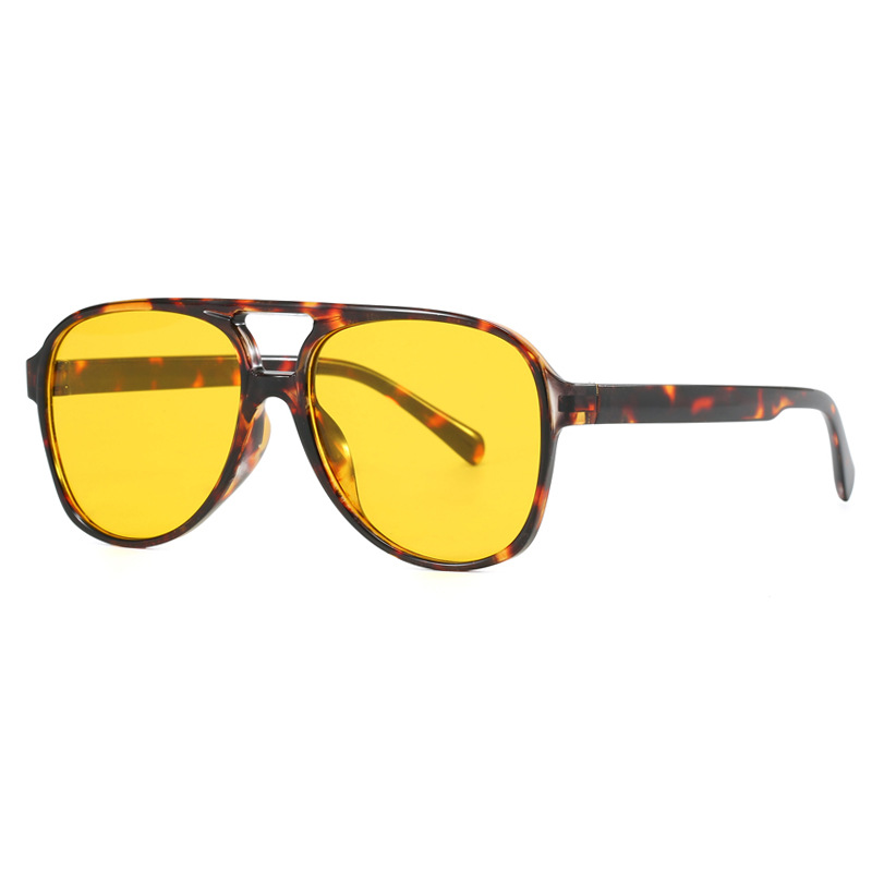 New Vintage Classic Designer D - Vintage Fashion Enthusiasts recension och pris