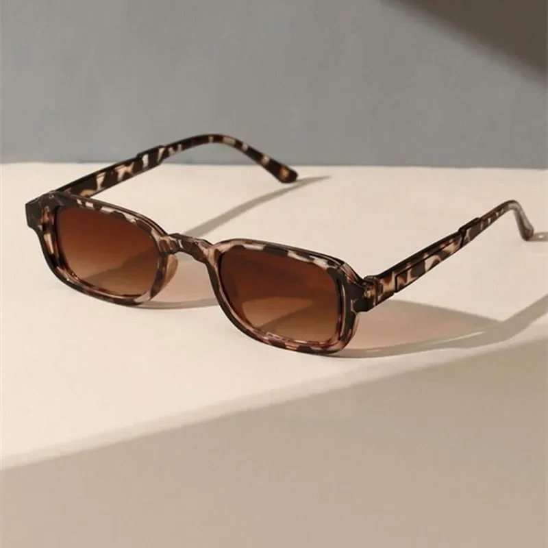 Luxurious Rectangle Sunglasses - Vintage Fashion Enthusiasts recension och pris