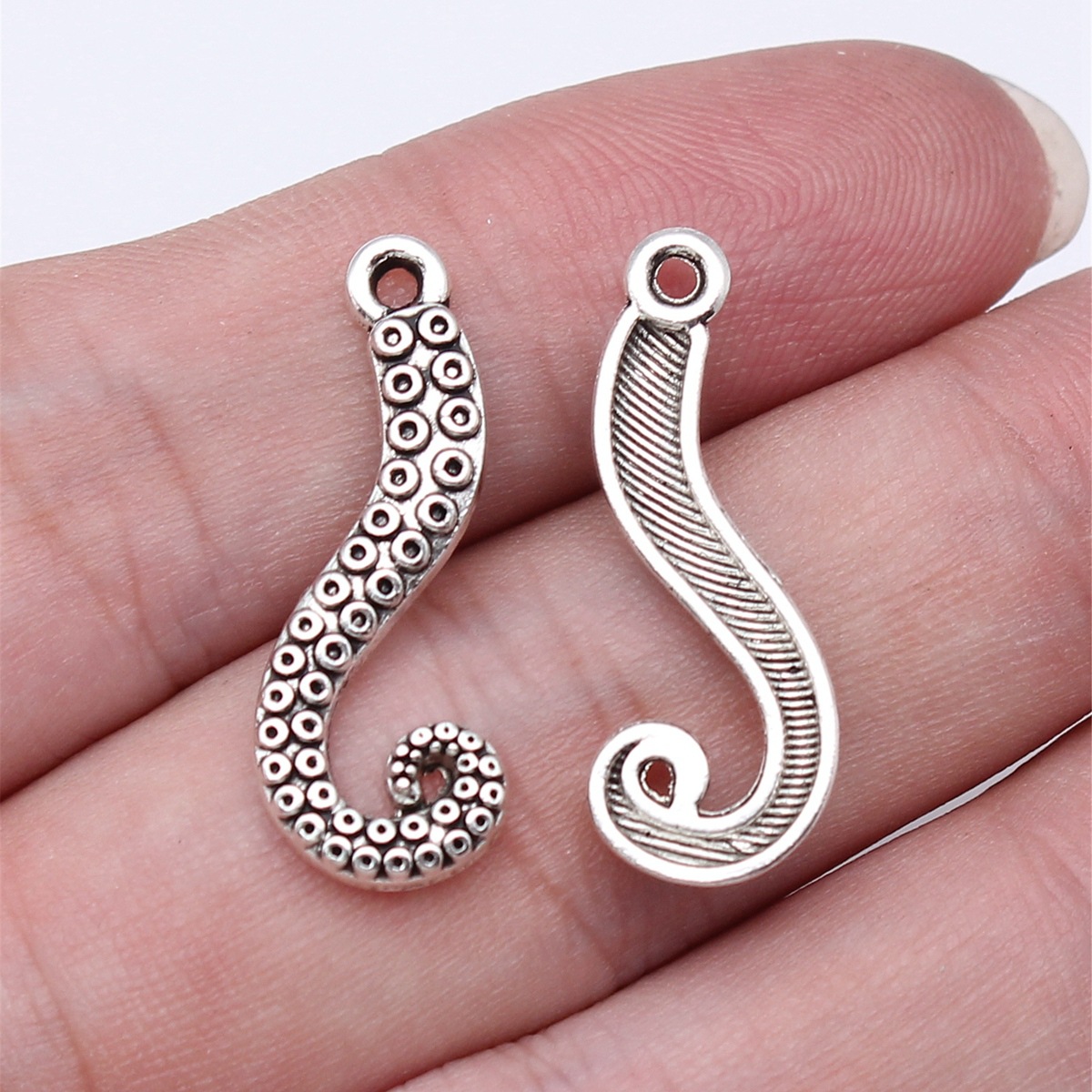 WYSIWYG 20pcs 26x10mm 4 Colors - Vintage Fashion Stores recension och pris