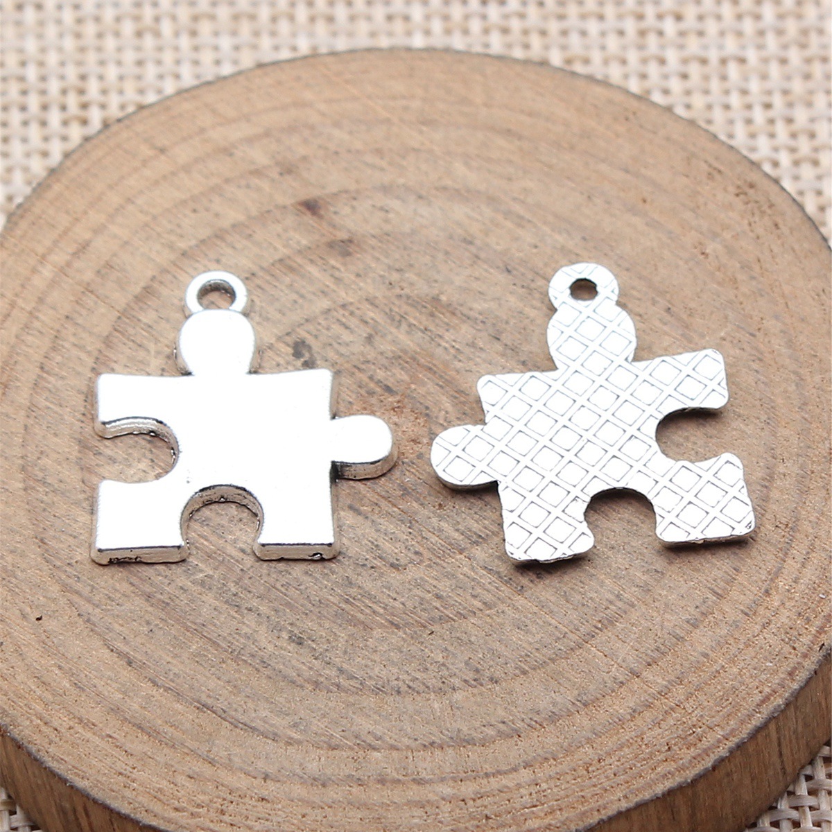 WYSIWYG 10pcs 23x20mm 2 Colors - Vintage Fashion Stores recension och pris